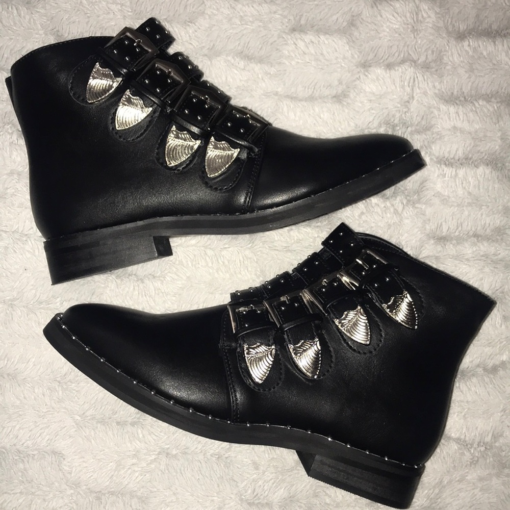 BRAND NEW IN BOX Moto Buckle  Boots